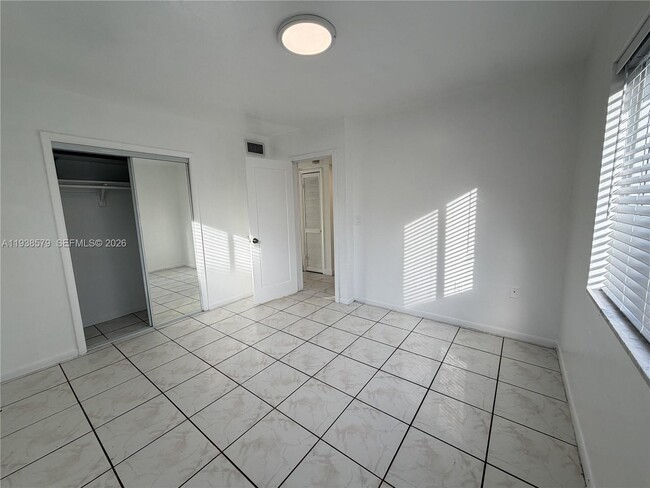 Building Photo - 1860 SW 22nd St