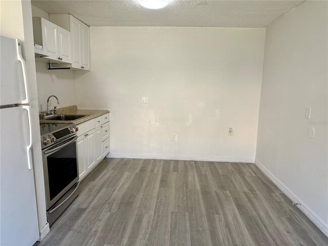 Building Photo - 9013 Westchester Cir