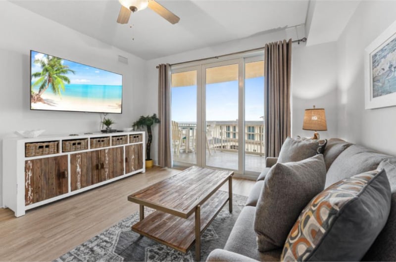 Building Photo - 15928 Front Beach Rd