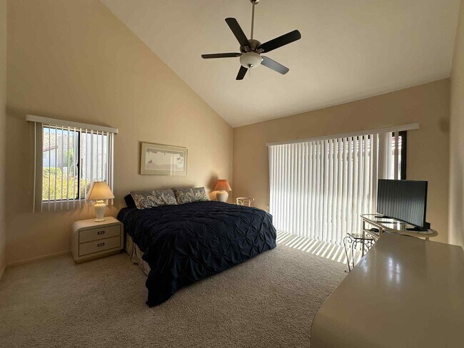 Building Photo - 2350 E Miramonte Cir