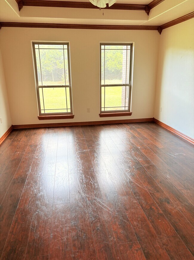 Building Photo - 1011 Waverly Way