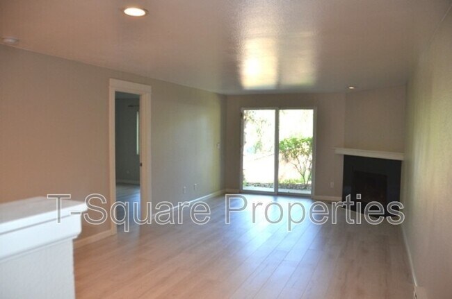 Building Photo - 726 Kirkland Cir