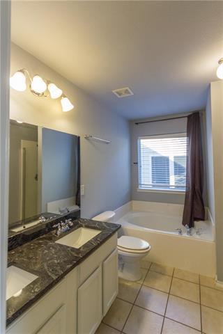 Building Photo - 9913 Summer Sweet Dr