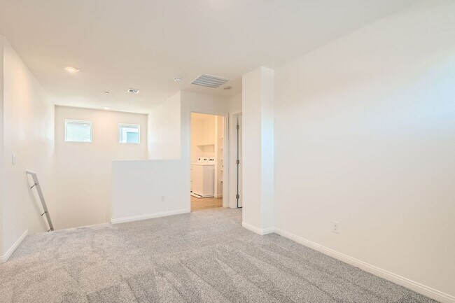 Building Photo - Spacious & Smart: Southern Highlands 4-Bed...