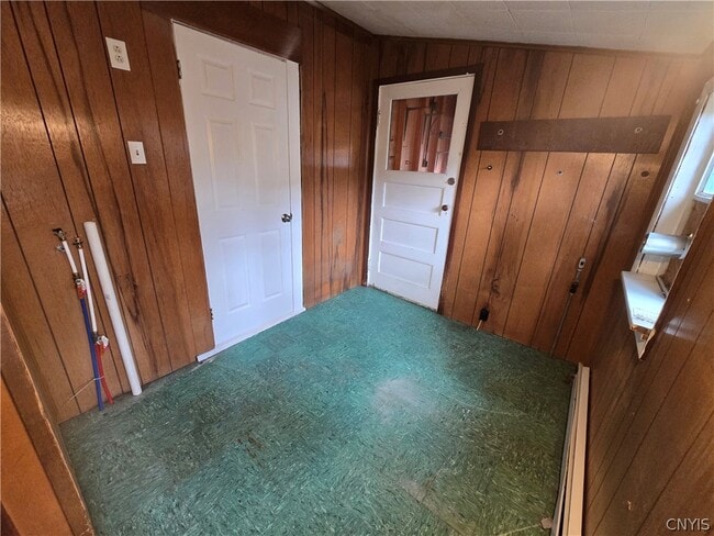 Building Photo - 121 West End Dr