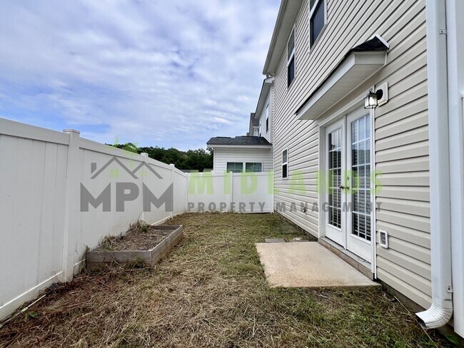 Building Photo - 112 Saluda Springs Ct