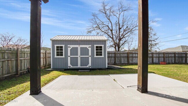 Building Photo - 2400 Jason Dr