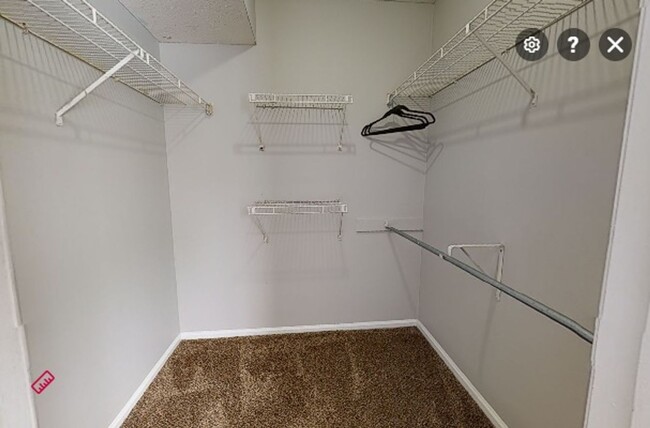 Building Photo - Available now! 2 bed 2 bath with wood burning fireplace in Dublin City Schools!