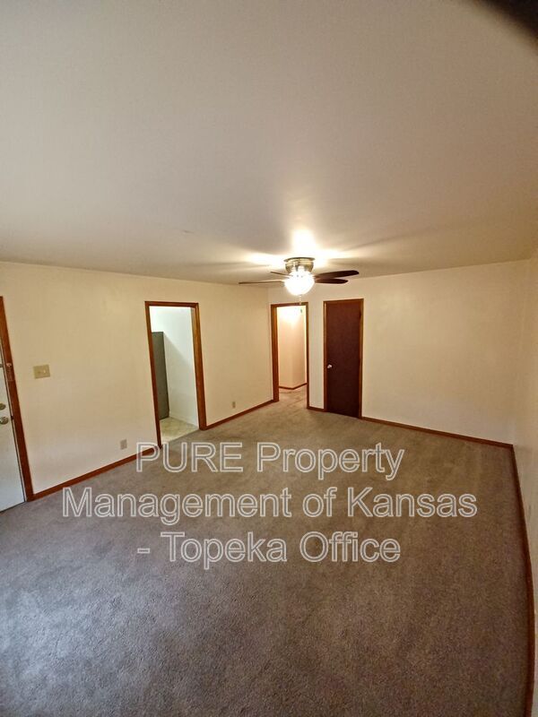 Building Photo - 643 SW Oakley Ave