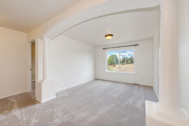 Building Photo - 9476 Morning Glory Way