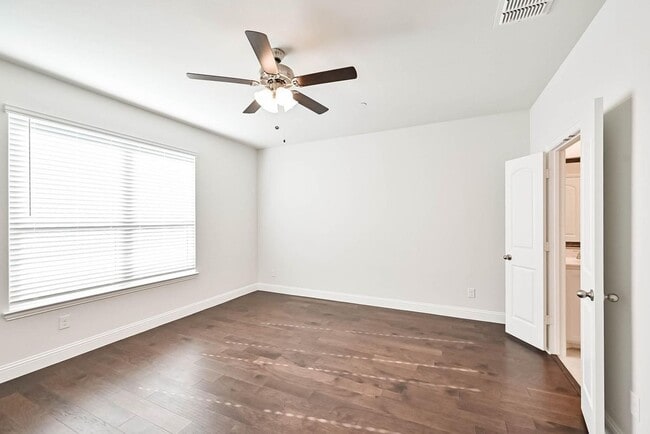 Building Photo - 4256 Mingo Dr