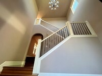 Building Photo - Stunning Corner Home in King City with Washer/Dryer Included, Private Courtyard!