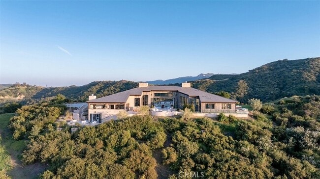 Building Photo - 3121 Old Topanga Canyon Rd