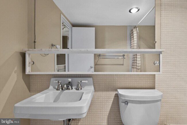 Building Photo - 429 N St SW