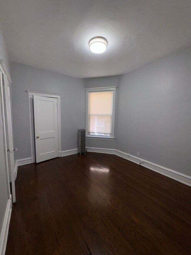 Building Photo - 6239 S Eberhart Ave