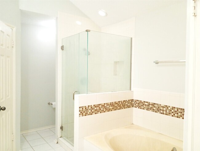 Building Photo - 16355 Flint Run Way