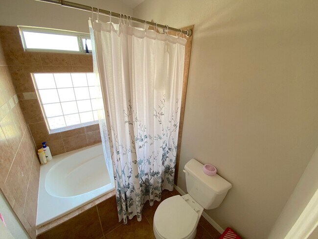 Building Photo - Northeast/Sandstone Ranch El Paso 3 Bed Re...