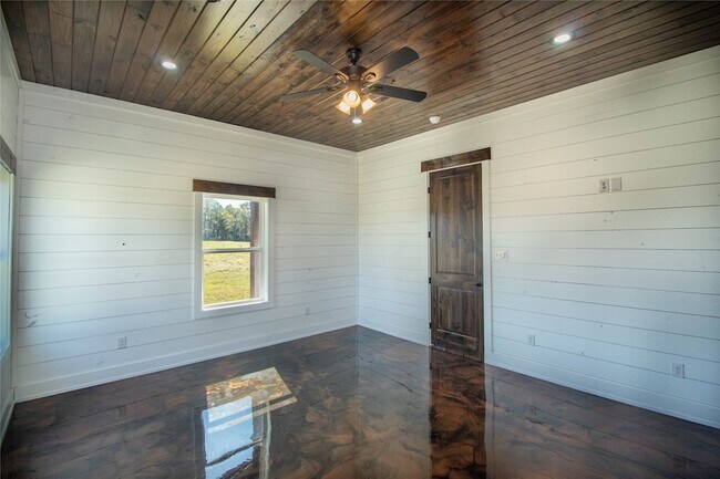 Building Photo - 1275 Castlewood Rd
