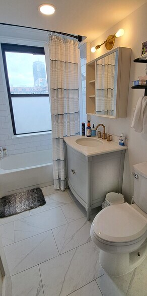 Building Photo - 464 Commonwealth Ave