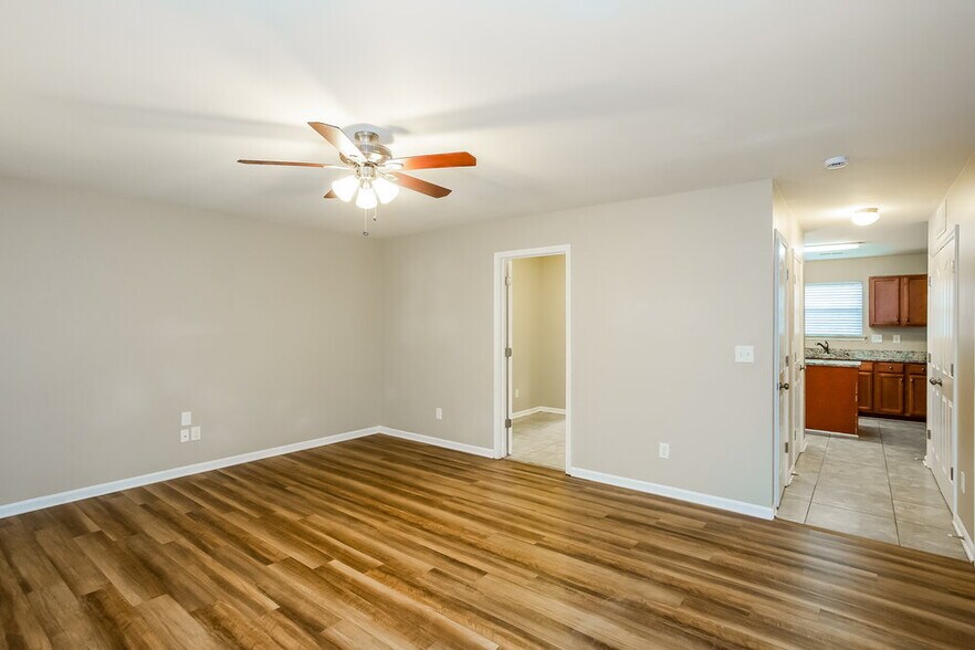 Building Photo - 3836 Glory St