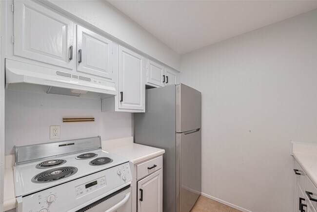 Building Photo - 811 Wax Myrtle Ln