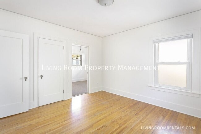 Building Photo - 3639 NE 25th Ave