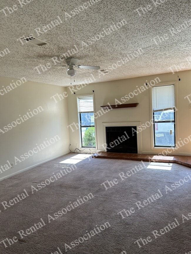 Building Photo - 133 Jennifer Ln