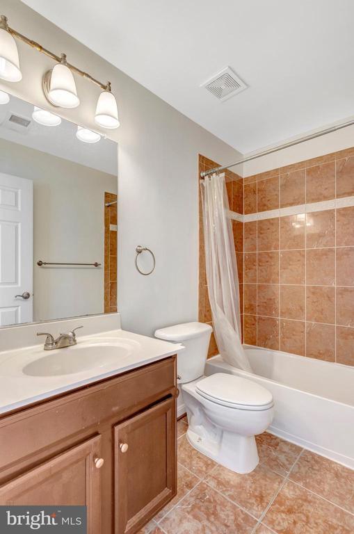 Building Photo - 9001 Merlot Ct