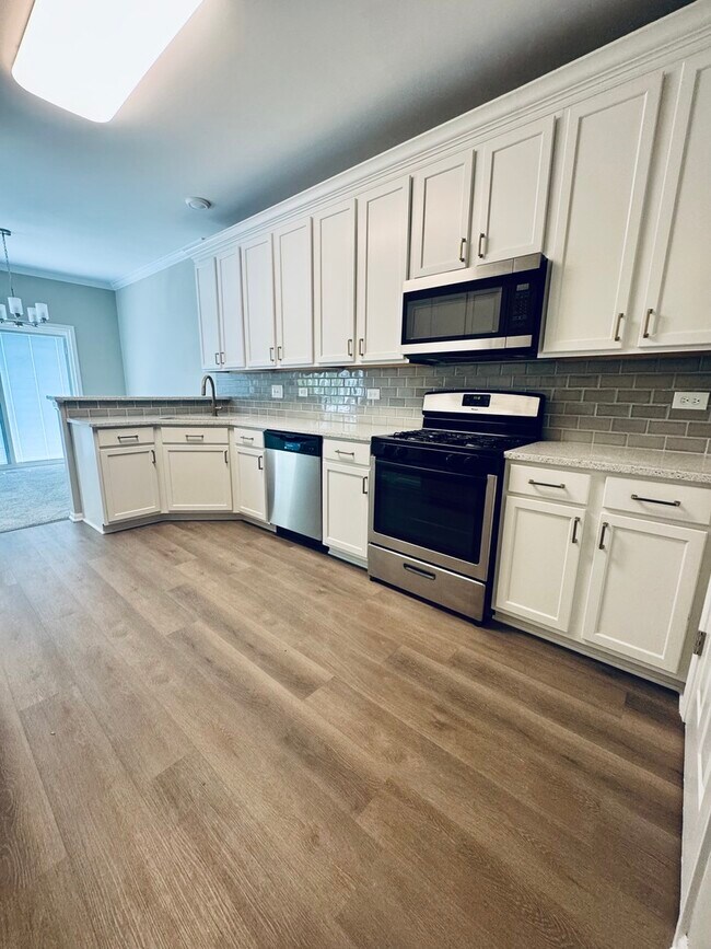 Building Photo - 404 N Patriot Dr