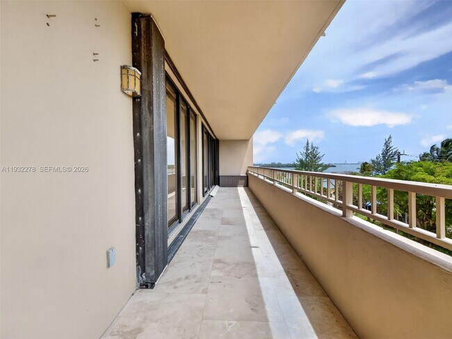 Building Photo - 11113 Biscayne Blvd