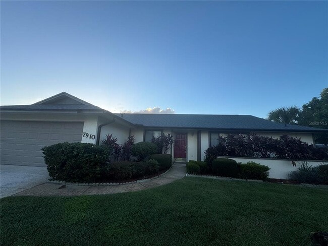 Building Photo - 7910 Glen Abbey Cir