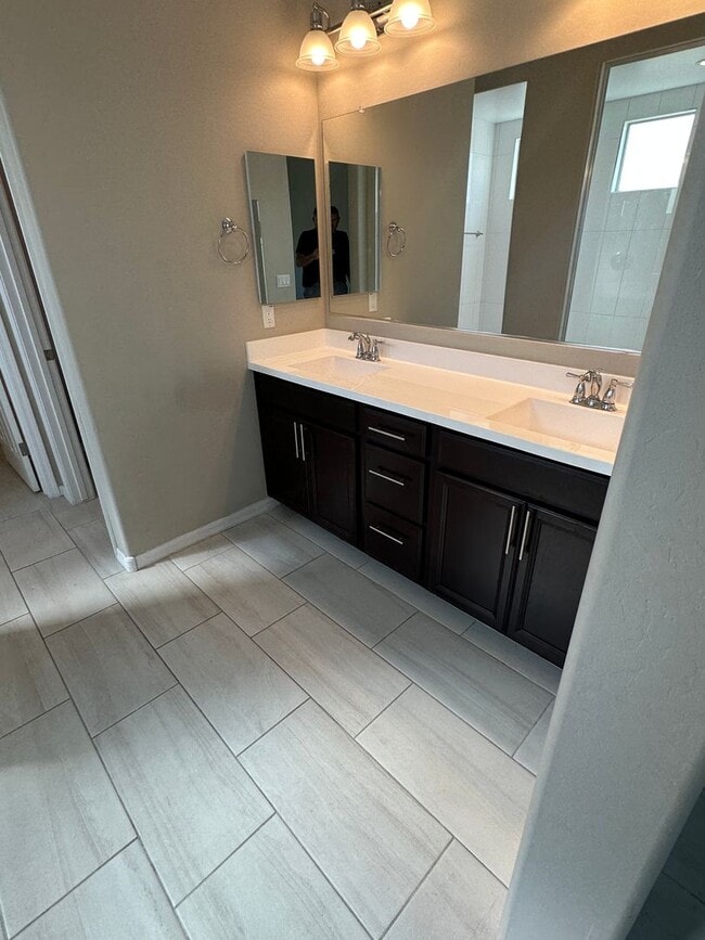 Building Photo - Corner Lot, RV Gate and Garage, Single Lev...