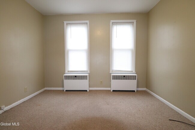 Building Photo - 29 Stewart St