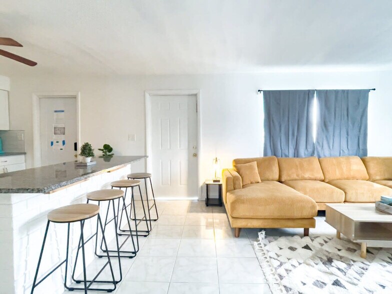 Building Photo - 505 Fillmore Ave