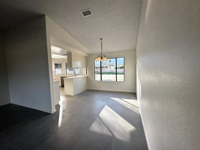 Building Photo - 2201 N Farrell Dr