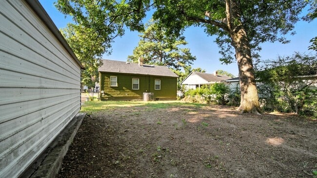 Building Photo - 3236 Allison Ave