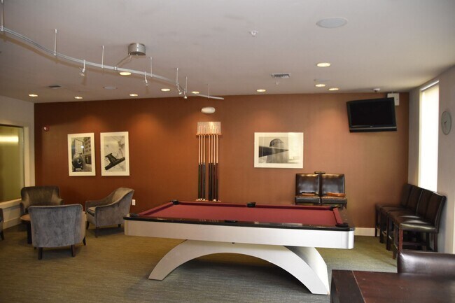 Building Photo - Coming soon! Stunning 2 Bedroom Tacoma Condo