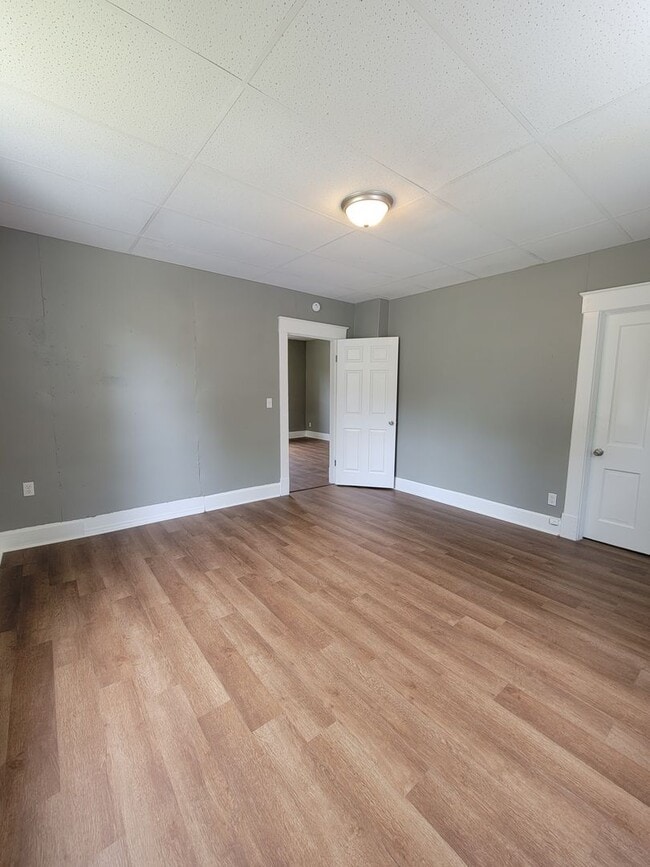 Building Photo - 2209 N Travis Ave