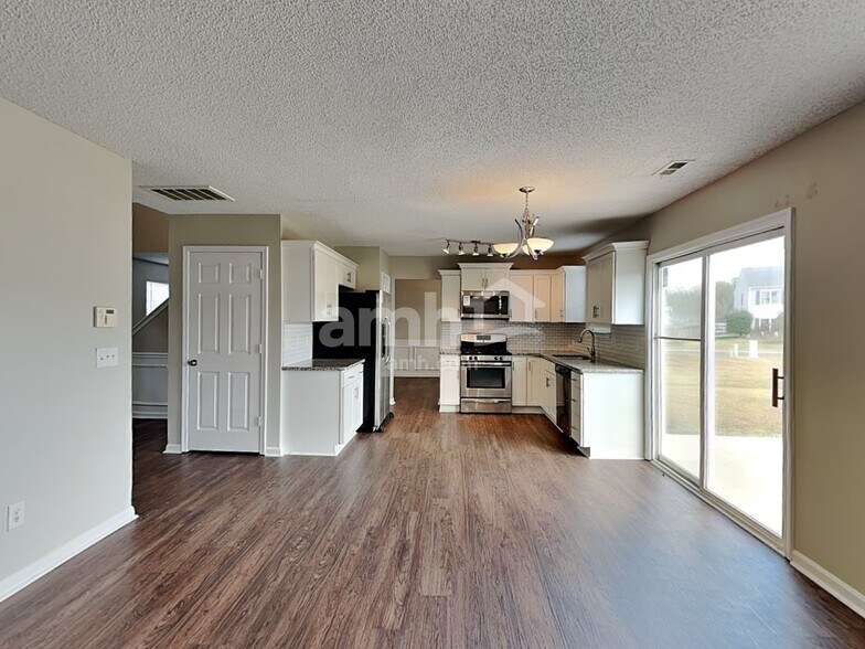 Building Photo - 4103 Hunters Trail Dr