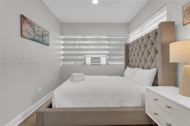 Building Photo - 10006 E Bay Harbor Dr