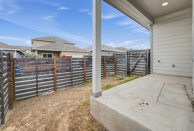 Building Photo - 719 Speckled Alder Dr