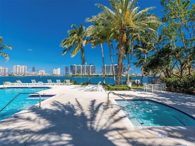 Building Photo - 3255 NE 184th St