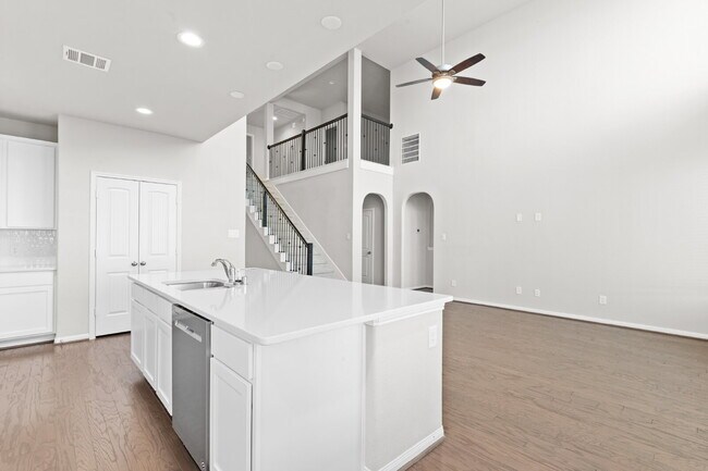 Building Photo - 29650 Kynndal Shore Dr