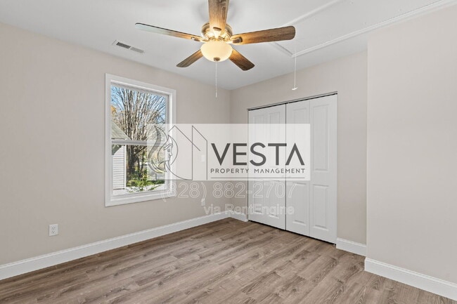 Building Photo - 44 Rosemary Rd