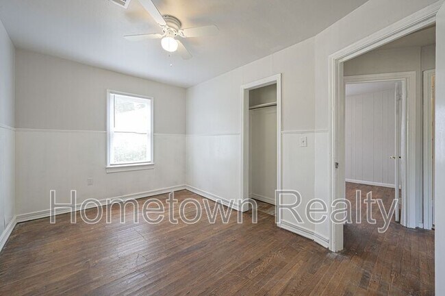 Building Photo - 2805 N Shady Nook Way