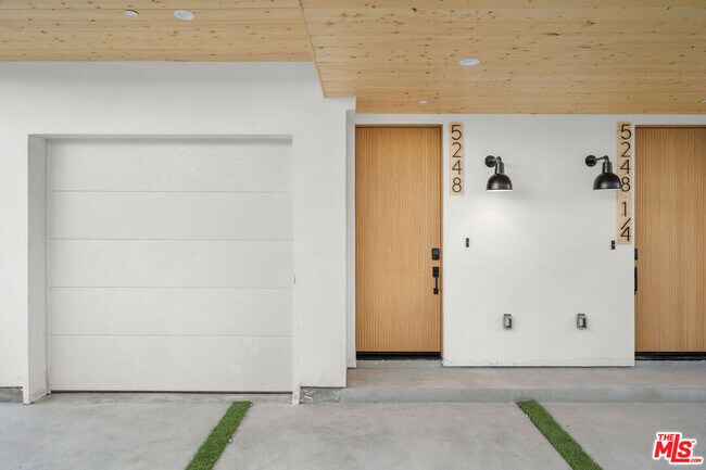 Building Photo - 5248 Auckland Ave