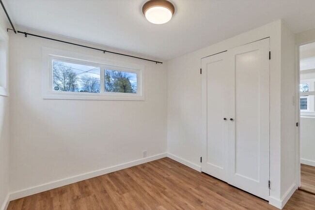 Building Photo - 134 S Quitman St