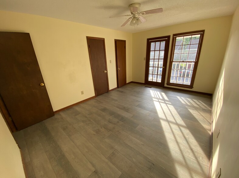 Building Photo - 114 Colonial Ct