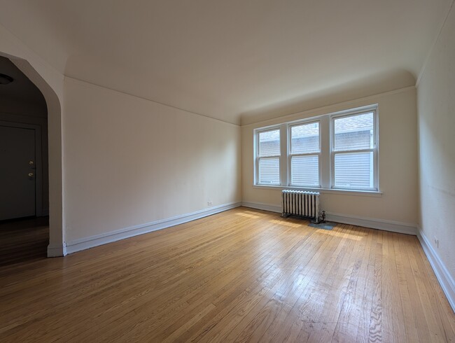 Building Photo - 2948 N Albany Ave