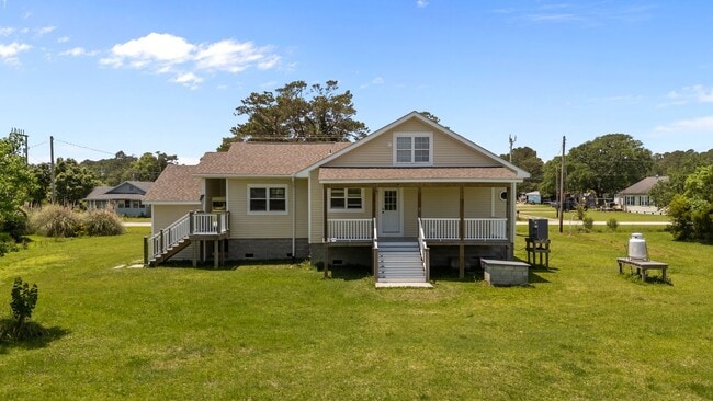 Building Photo - 3 Bed 2 Bath Marshallberg Home Available now